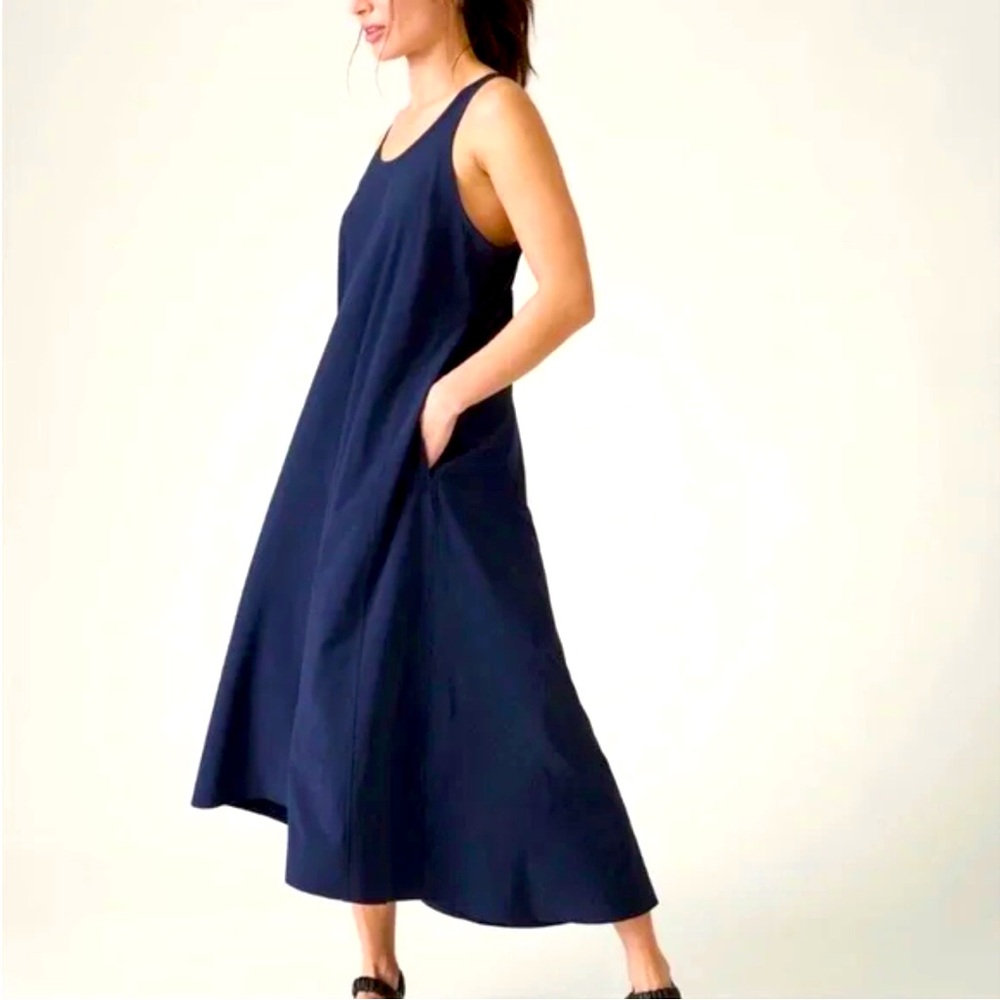 Athleta Presidio Traveler Dress in Navy